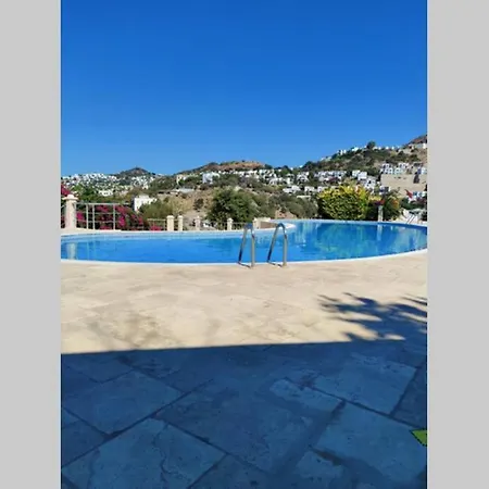 Muekemmel Manzarali Havuzlu 2+1 Lejlighed *