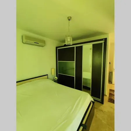 Muekemmel Manzarali Havuzlu 2+1 *